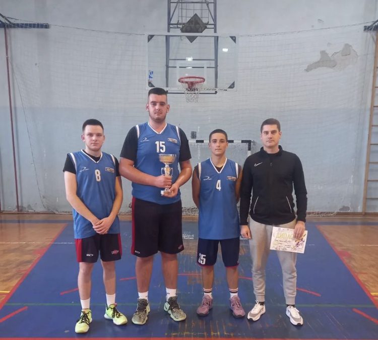 Школски тим освојио прво месту у баскету 3х3