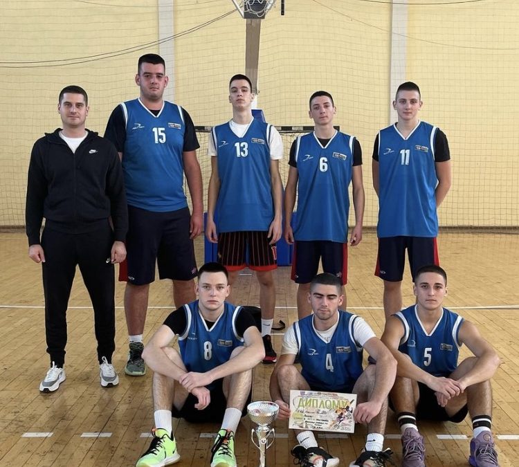 Школски тим освојио друго место на општинском такмичењу у кошарци